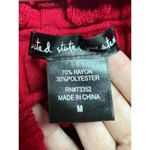 United States Sweaters Off the Shoulders Red Sweater Size Medium - Picture 8 of 8